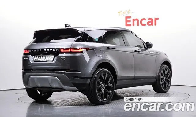 LAND ROVER RANGE ROVER EVOQUE (2 ПОК.) 2020 — 136 494 км, серый, Корея — под ключ — фото 1
