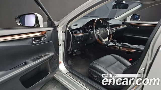 LEXUS ES350 2015 — 137 968 км, серебристо-серый, Корея — под ключ — фото 11