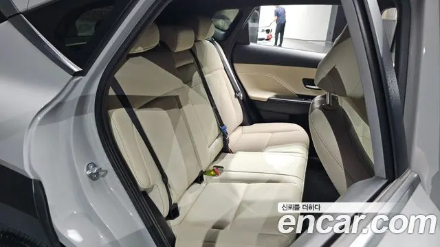 HYUNDAI KONA 2023 — 37 899 км, серебристо-серый, Корея — под ключ — фото 11