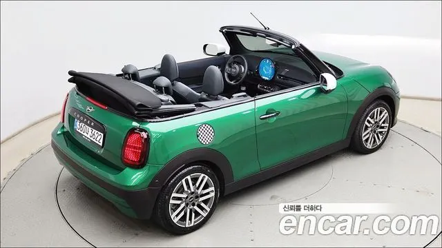 MINI COOPER C CONVERTIBLE 2025 — 6 745 км, зелёный, Корея — под ключ — фото 2