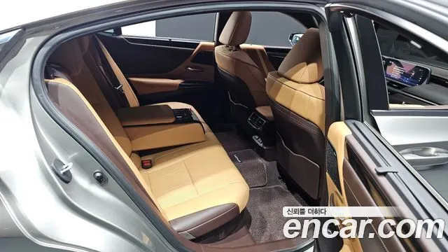 LEXUS ES300H 2021 — 111 391 км, светло-золотистый, Корея — под ключ — фото 11