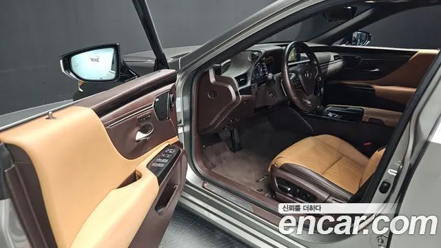 LEXUS ES300H 2021 — 111 391 км, светло-золотистый, Корея — под ключ — фото 10