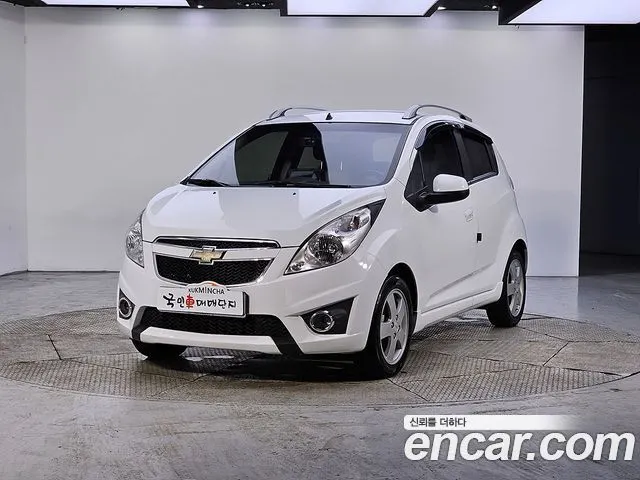 CHEVROLET SPARK 2012 — 111 000 км, белый, Корея — под ключ — фото 1