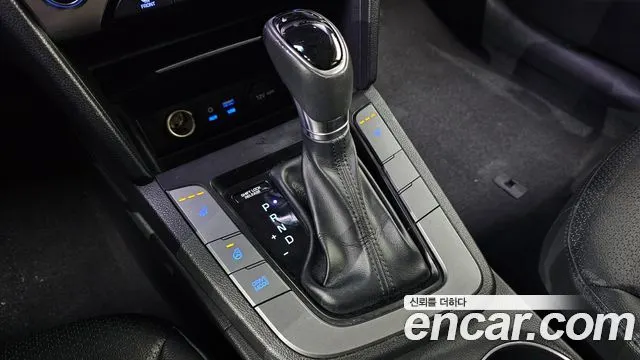 HYUNDAI AVANTE 2016 — 95 444 км, белый-перламутр, Корея — под ключ — фото 9