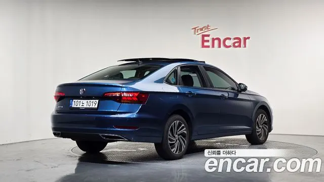 VOLKSWAGEN JETTA — из Кореи под ключ