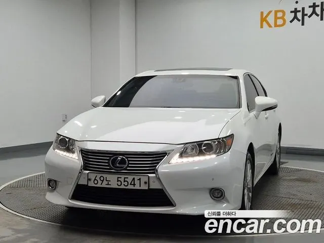LEXUS ES300H 2014 — 146 030 км, белый, Корея — под ключ — фото 1