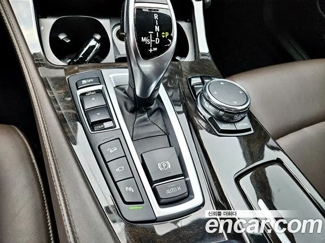 BMW 5 SERIES 2016 — 98 000 км, белый, Корея — под ключ — фото 10
