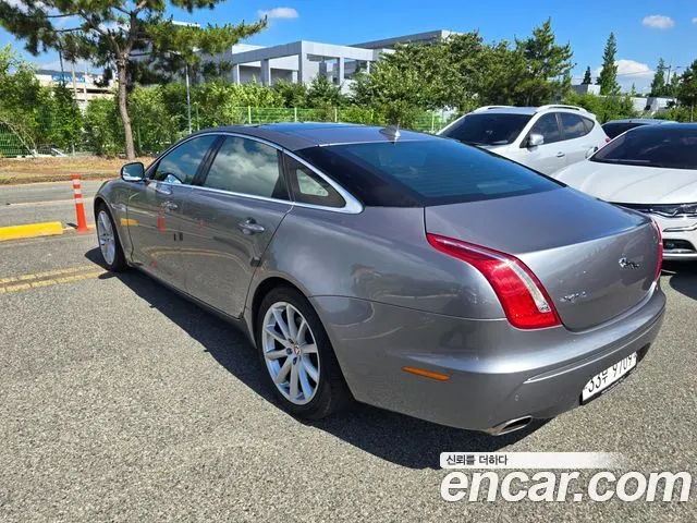 JAGUAR XJ 2014 — 95 872 км, серебристо-серый, Корея — под ключ — фото 3