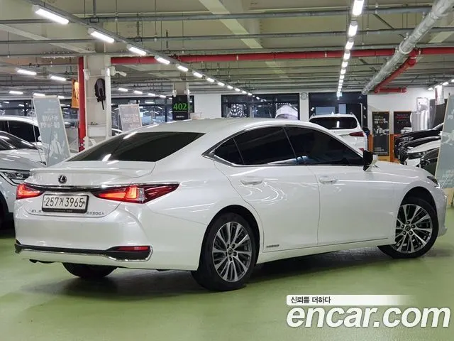 LEXUS ES300H 2020 — 100 016 км, белый, Корея — под ключ — фото 3