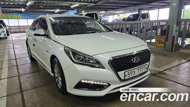 HYUNDAI SONATA HYBRID 2017 — 13 560 км, белый-перламутр, Корея — под ключ — фото 12