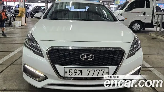 HYUNDAI SONATA HYBRID 2017 — 13 560 км, белый-перламутр, Корея — под ключ — фото 3