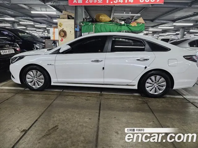 HYUNDAI SONATA HYBRID 2017 — 13 560 км, белый-перламутр, Корея — под ключ — фото 4
