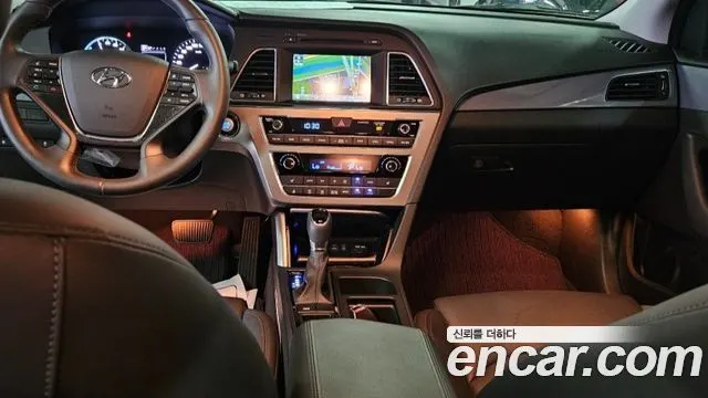 HYUNDAI SONATA HYBRID 2017 — 13 560 км, белый-перламутр, Корея — под ключ — фото 7