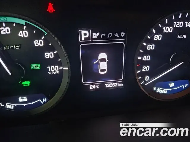 HYUNDAI SONATA HYBRID 2017 — 13 560 км, белый-перламутр, Корея — под ключ — фото 8