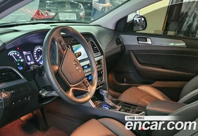 HYUNDAI SONATA HYBRID 2017 — 13 560 км, белый-перламутр, Корея — под ключ — фото 10