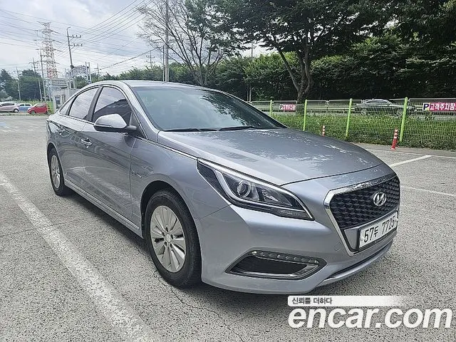 HYUNDAI SONATA HYBRID 2015 — 103 100 км, Корея — под ключ — фото 2