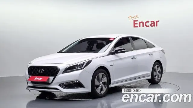 HYUNDAI SONATA HYBRID 2017 — 168 567 км, белый, Корея — под ключ — фото 1