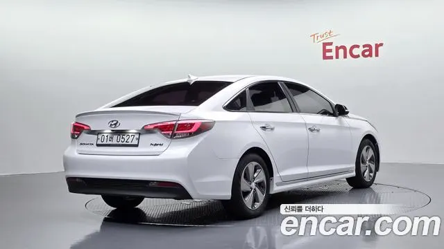 HYUNDAI SONATA HYBRID 2017 — 168 567 км, белый, Корея — под ключ — фото 2