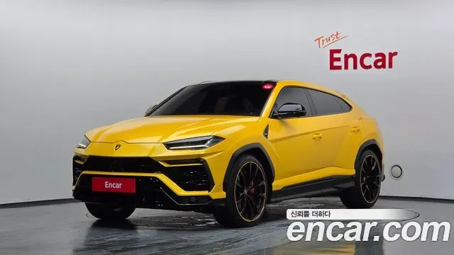 LAMBORGHINI URUS 2022