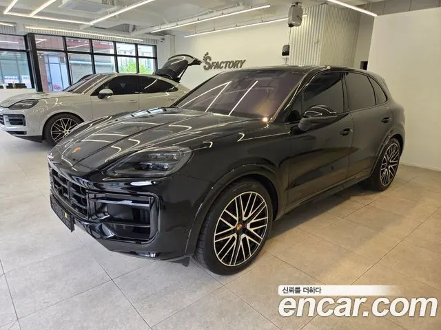 PORSCHE CAYENNE 2025 — 2 800 км, чёрный, Корея — под ключ — фото 3