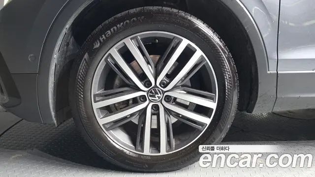 VOLKSWAGEN TIGUAN ALLSPACE 2023 — 106 763 км, серебристо-серый, Корея — под ключ — фото 5