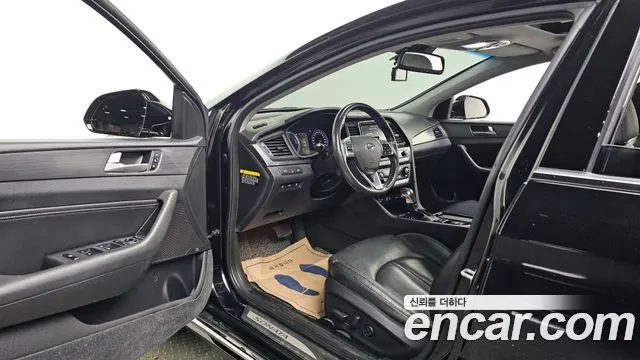 HYUNDAI SONATA HYBRID 2018 — 109 664 км, чёрный, Корея — под ключ — фото 10