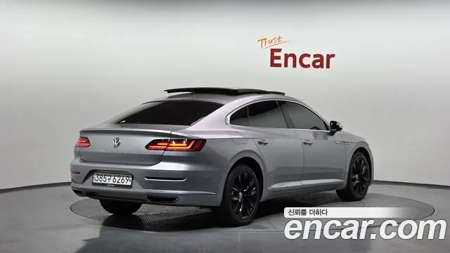 VOLKSWAGEN ARTEON 2019 — 130 751 км, серебристо-серый, Корея — под ключ — фото 2