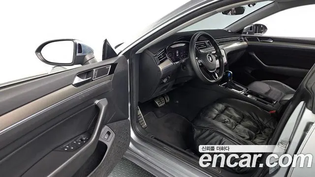 VOLKSWAGEN ARTEON 2019 — 130 751 км, серебристо-серый, Корея — под ключ — фото 10