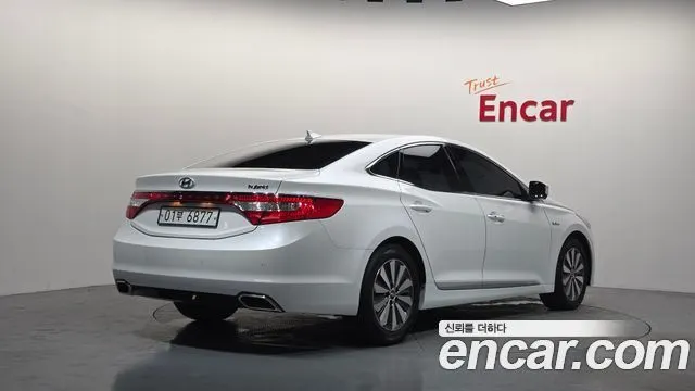 HYUNDAI GRANDEUR HYBRID 2017 — 138 350 км, белый, Корея — под ключ — фото 2