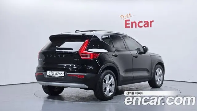 VOLVO XC40 2019 — 65 883 км, чёрный, Корея — под ключ — фото 2