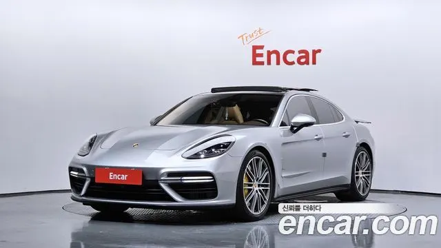 PORSCHE PANAMERA 2018 — 136 410 км, серебристо-серый, Корея — под ключ — фото 1