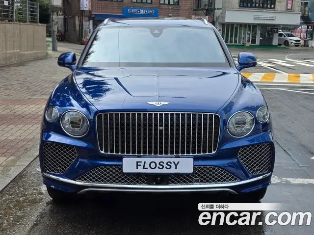 BENTLEY BENTAYGA 2024 — 5 800 км, синий, Корея — под ключ — фото 3