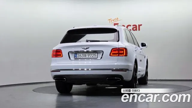 BENTLEY BENTAYGA 2018 — 99 706 км, белый, Корея — под ключ — фото 4