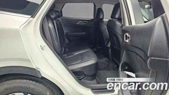 KIA SPORTAGE HYBRID 2023 — 22 771 км, белый, Корея — под ключ — фото 12