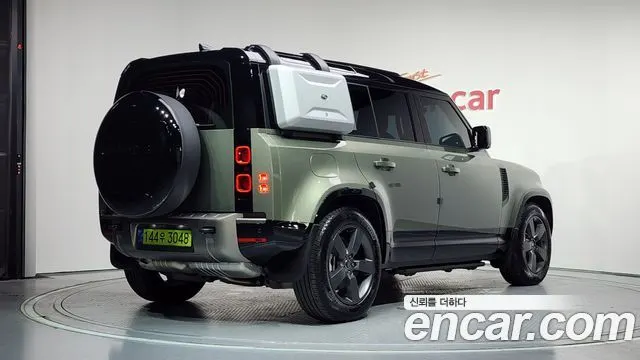 LAND ROVER DEFENDER 2025 — 9 759 км, бежевый, Корея — под ключ — фото 2