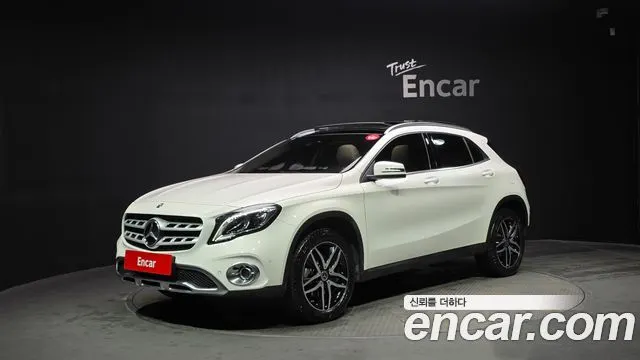 MERCEDES-BENZ GLA-CLASS X156 2019