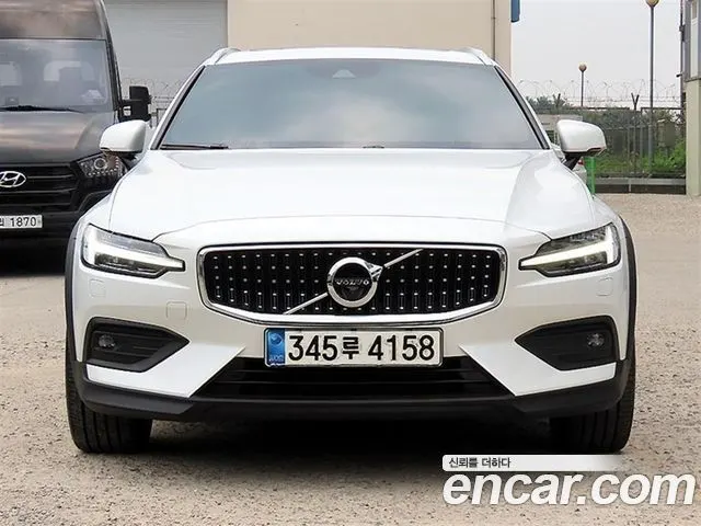 VOLVO V60 CROSS COUNTRY 2021 — 36 173 км, белый, Корея — под ключ — фото 12