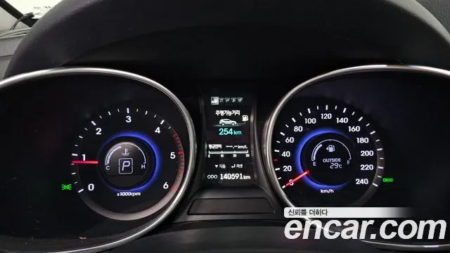 HYUNDAI SANTA FE 2015 — 140 591 км, чёрный, Корея — под ключ — фото 8