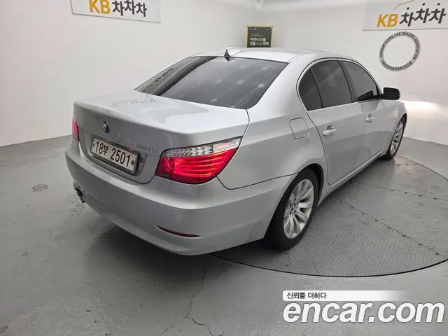 BMW 5 SERIES 2008 — 84 000 км, серебристый, Корея — под ключ — фото 2