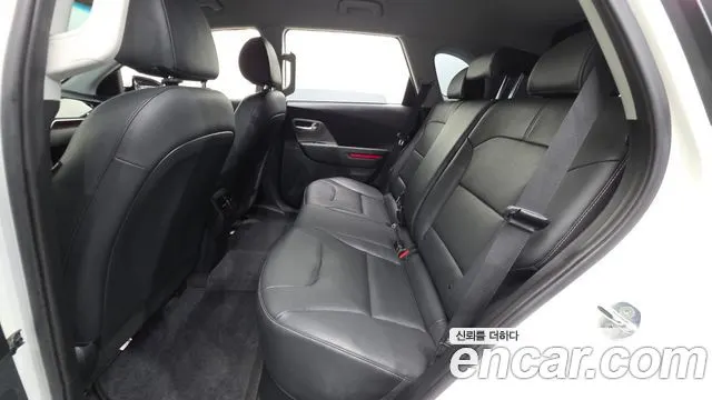 KIA NIRO PLUS 2023 — 105 325 км, белый, Корея — под ключ — фото 12