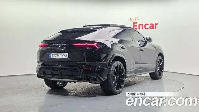LAMBORGHINI URUS 2023 — 4 330 км, чёрный, Корея — под ключ — фото 2