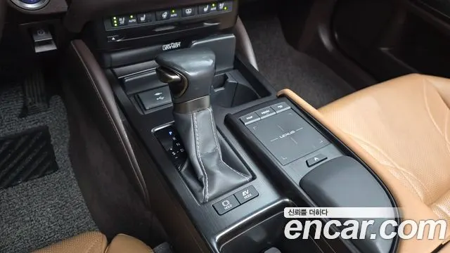 LEXUS ES300H 2021 — 116 968 км, светло-золотистый, Корея — под ключ — фото 9