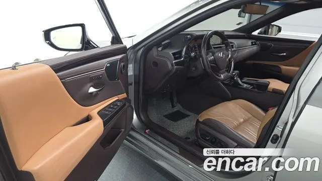 LEXUS ES300H 2021 — 116 968 км, светло-золотистый, Корея — под ключ — фото 10