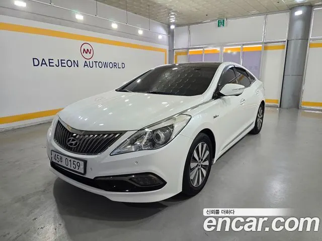 HYUNDAI GRANDEUR HYBRID 2017 — 134 415 км, белый, Корея — под ключ — фото 1