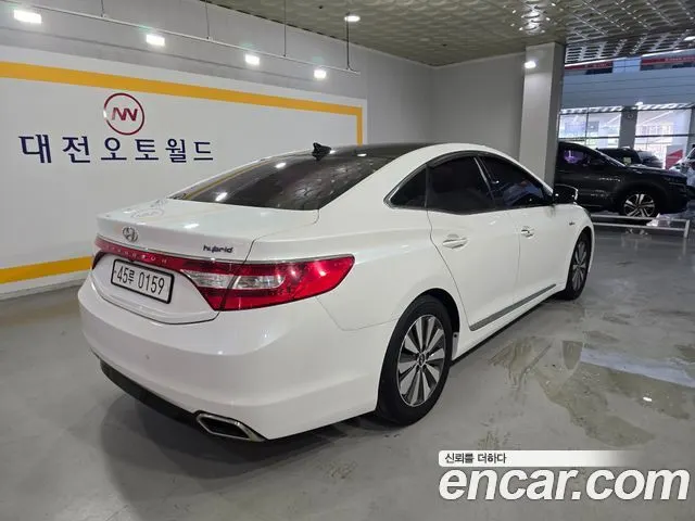HYUNDAI GRANDEUR HYBRID 2017 — 134 415 км, белый, Корея — под ключ — фото 4