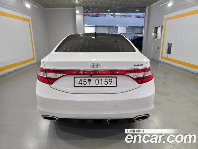 HYUNDAI GRANDEUR HYBRID 2017 — 134 415 км, белый, Корея — под ключ — фото 5