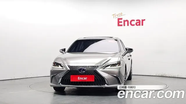 LEXUS ES300H 2019 — 59 915 км, серебристо-серый, Корея — под ключ — фото 3