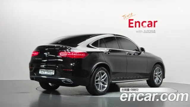 MERCEDES-BENZ GLC-CLASS X253 2018 — 138 177 км, чёрный, Корея — под ключ — фото 1