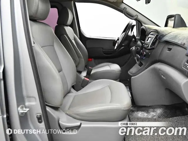 HYUNDAI GRAND STAREX 2017 — 217 003 км, серый, Корея — под ключ — фото 10