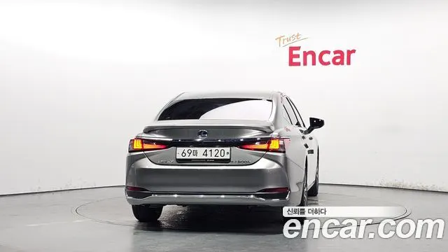 LEXUS ES300H 2019 — 59 915 км, серебристо-серый, Корея — под ключ — фото 4